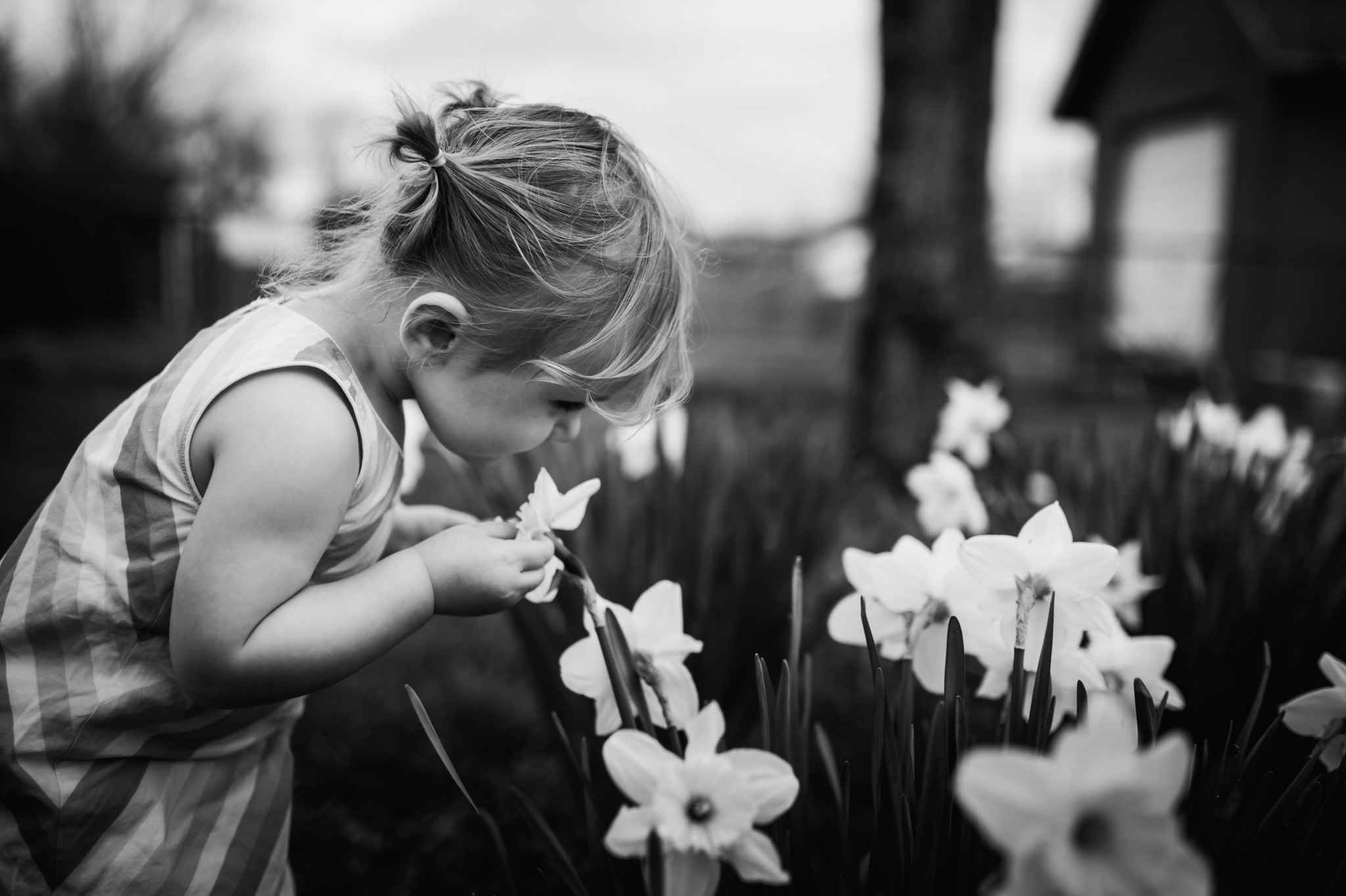 Storytelling in Black and White - Girl with Flowers