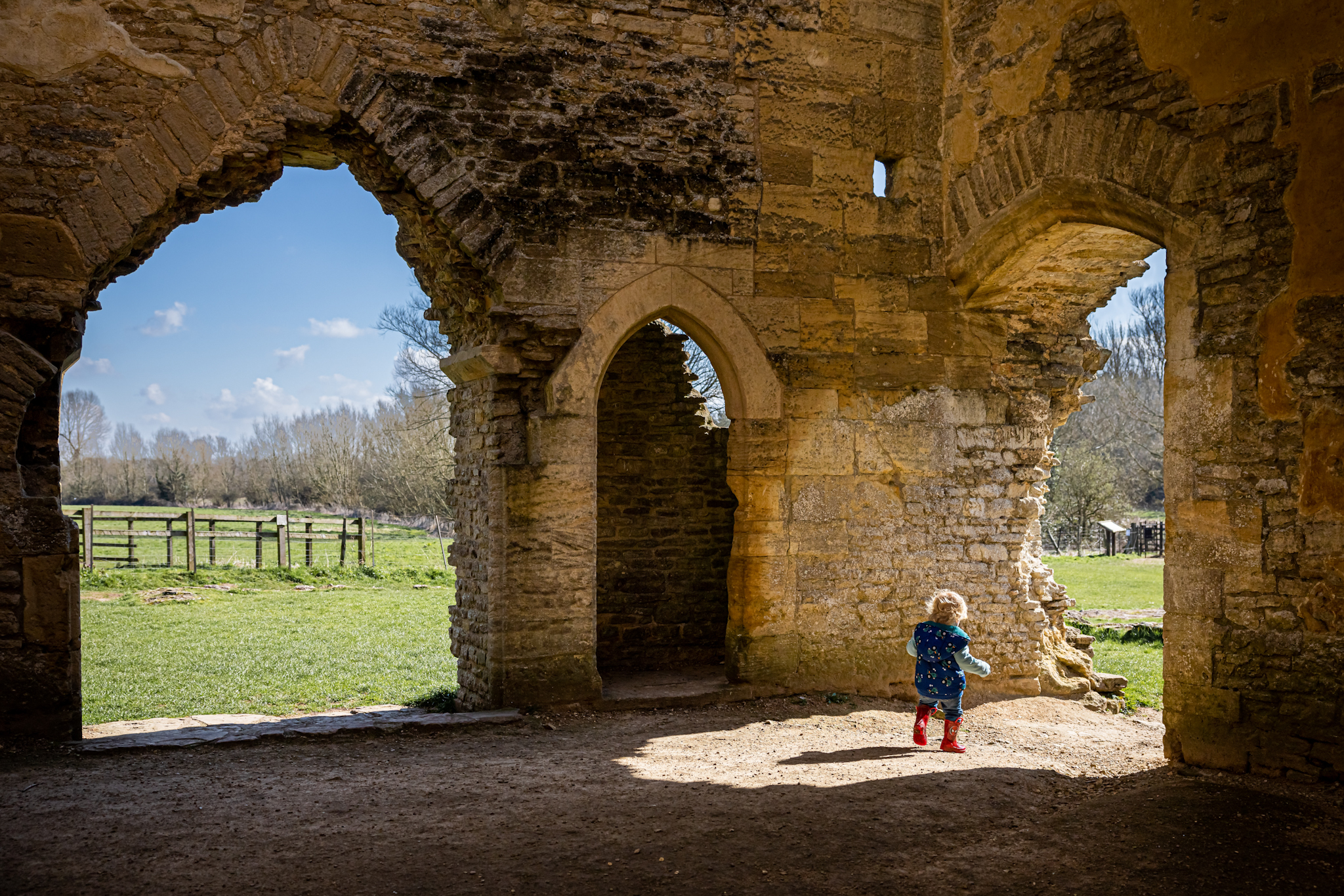 Environmental Portraiture - Child in old building ruins