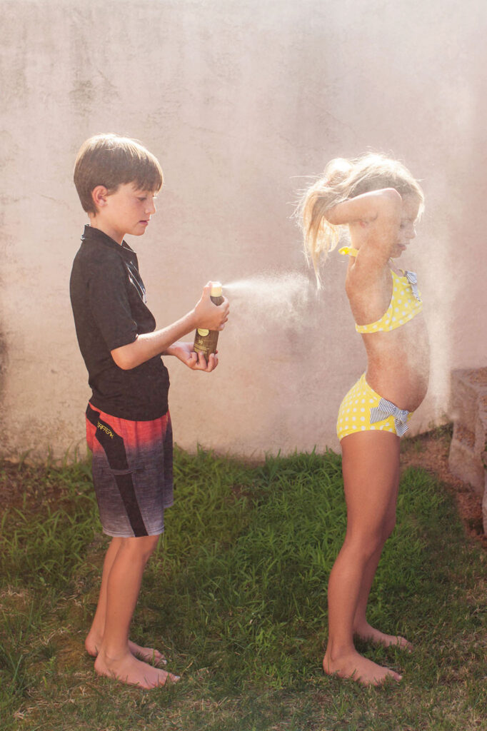 lindsayherkertphotography-10-sunscreen-spray
