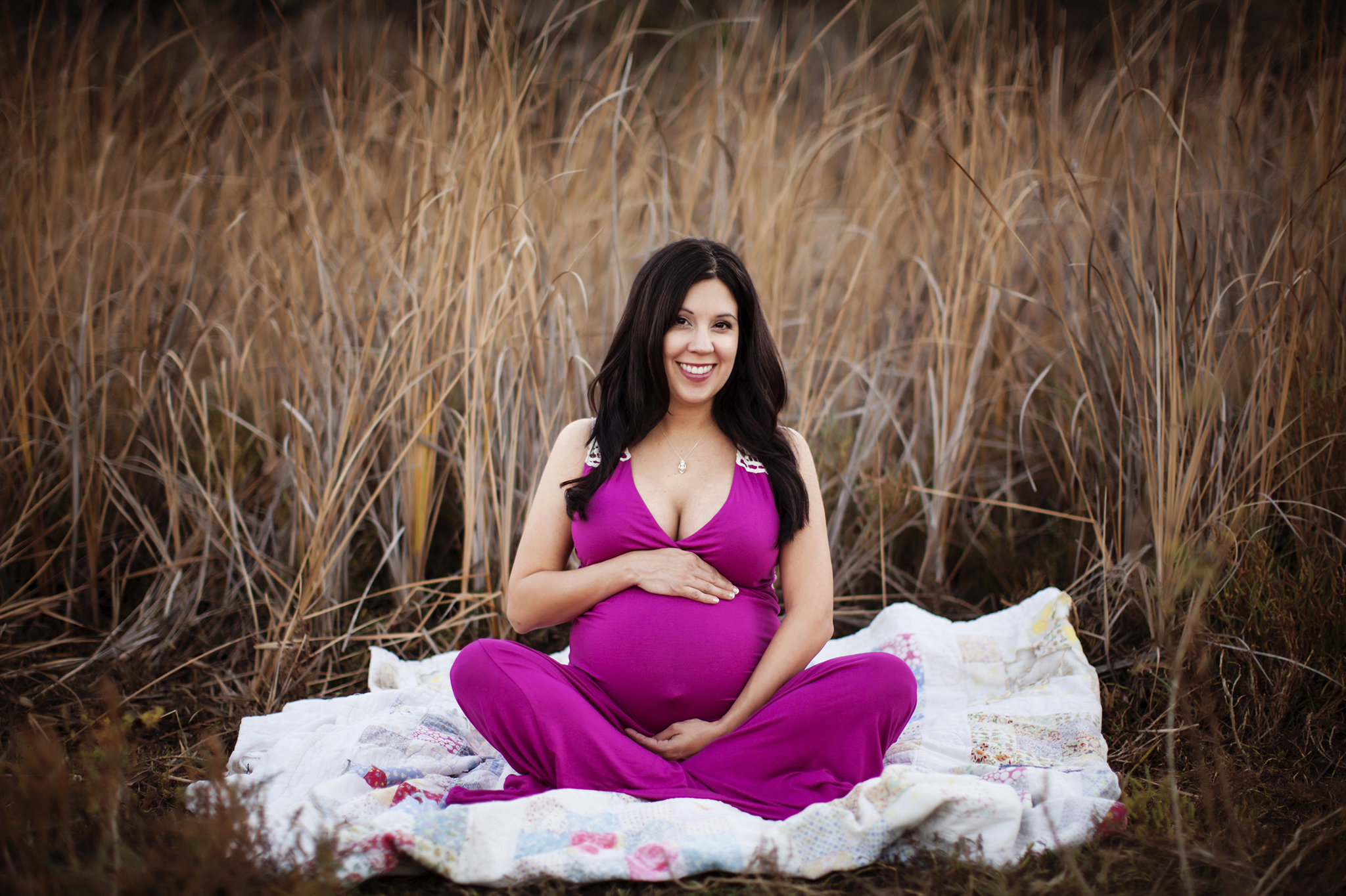3 Tips to Build a Successful Photography Business: photo-11-maternity-sitting-in-reeds