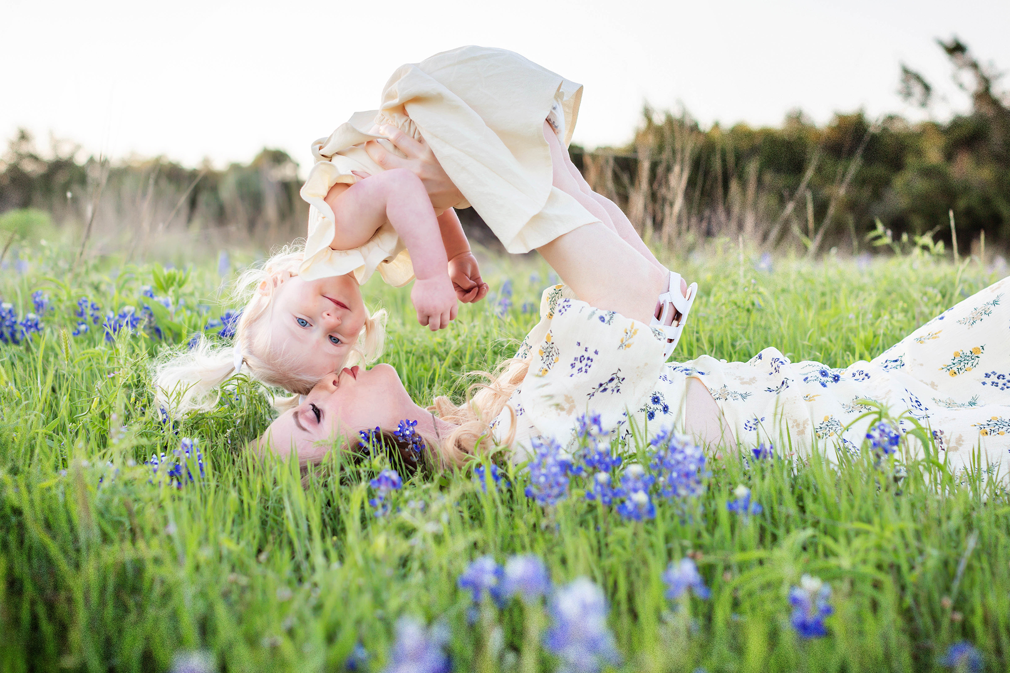 photo-6-mom-and-daughter-in-flowers